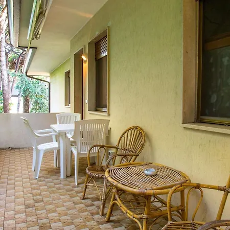 Apartman Terrace By The Pinewood *